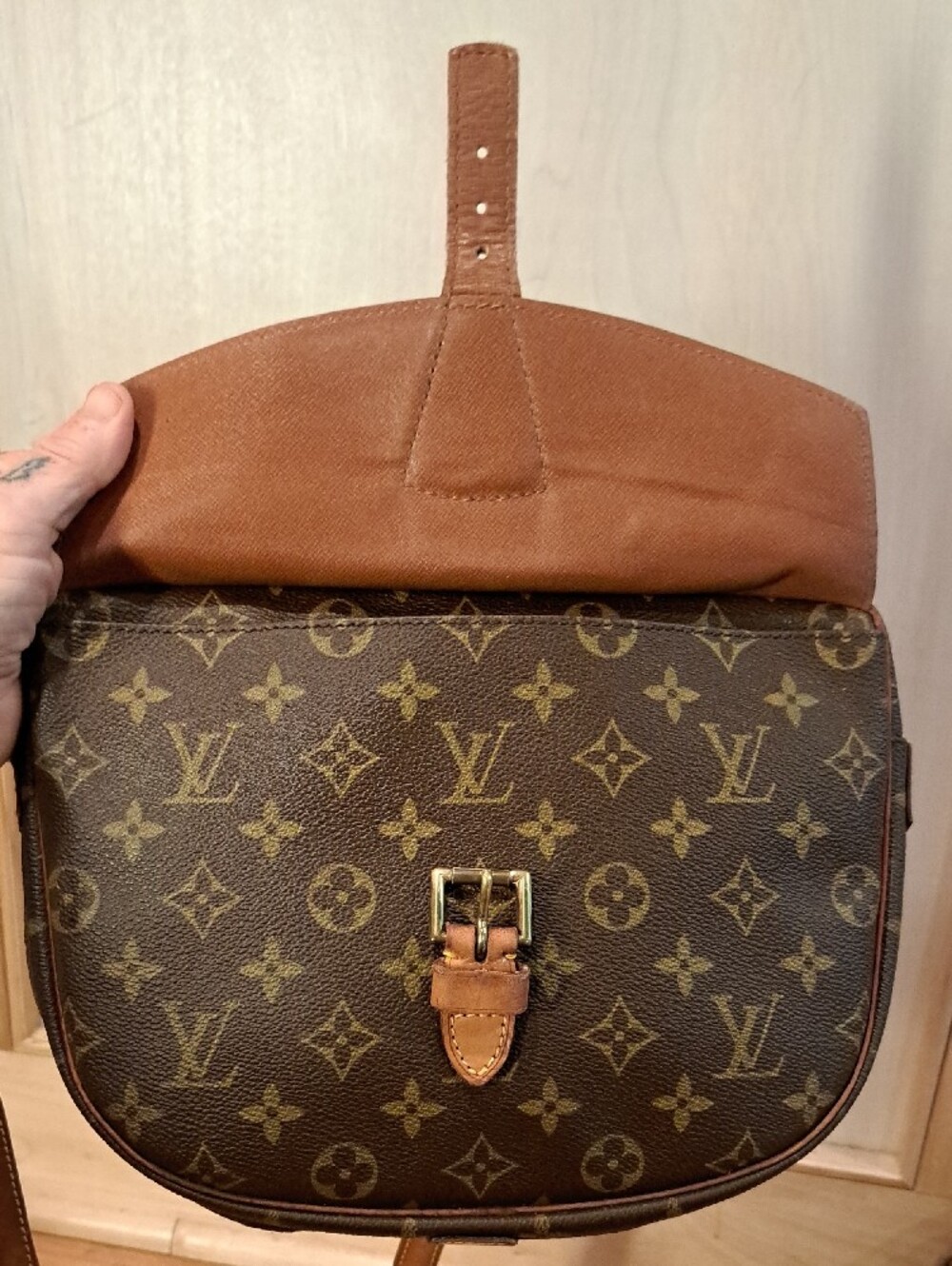 Louis Vuitton Jeune Fille GM Crossbody - Picture 4 of 16